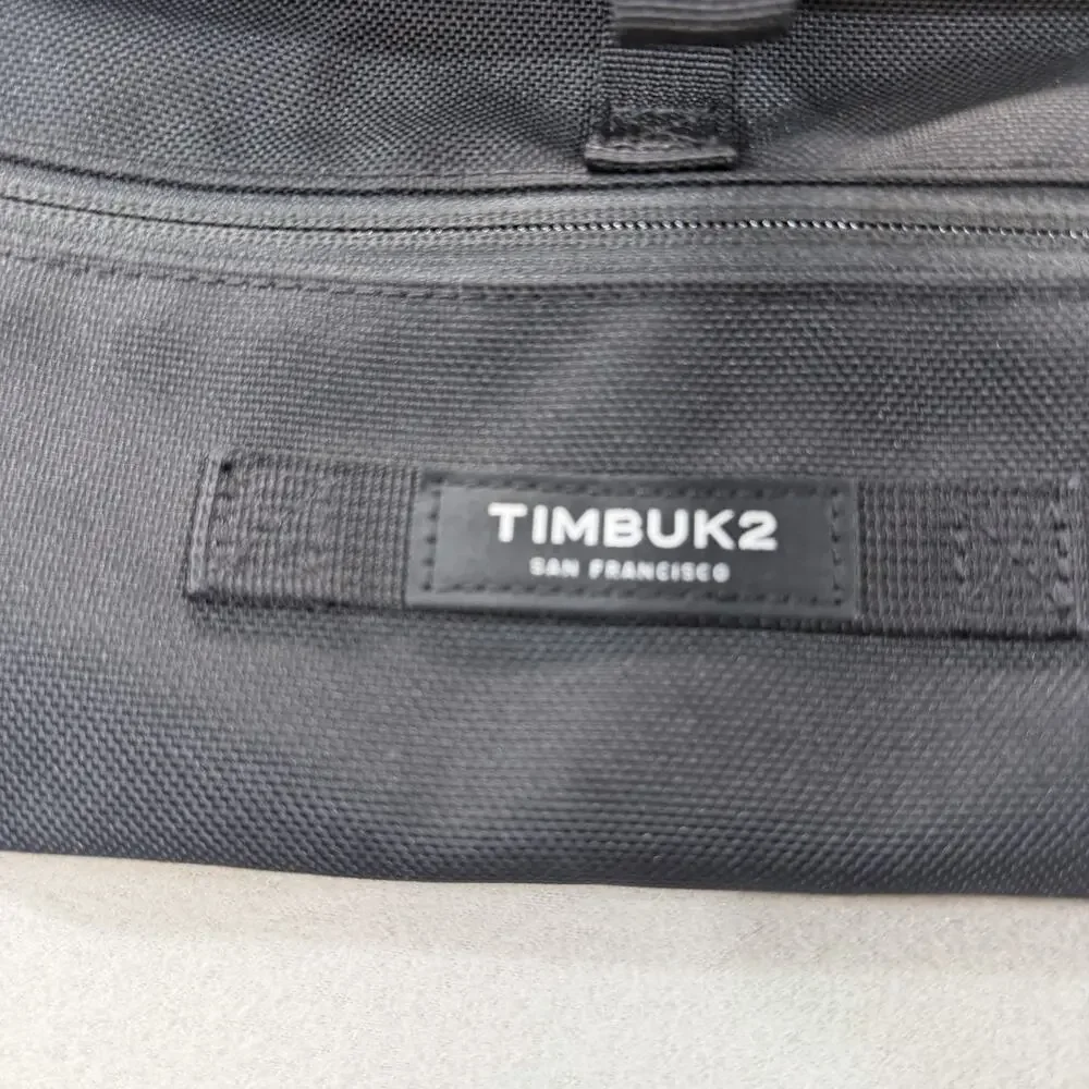 TIMBUK2 Page Crossbody Black Fold Over Bag Satchel Utility Gorpcore Travel